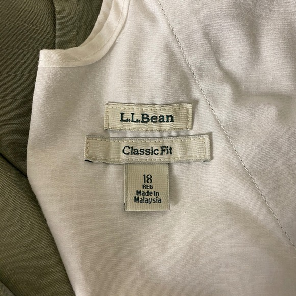 LL Bean Bermuda Shorts Classic Fit Women's Plus Size 18 Beige Cotton Lightweight - Picture 3 of 13